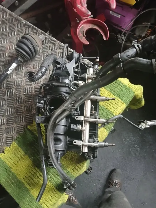 Coletor de admissão OE VAG 06J198211D image 3