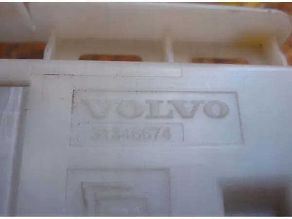 Volvo XC90 II Accuklem Zekering Relais OEM 31346674 image 3