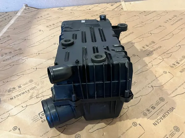 AUDI A3 RS3 8V0 Luftfilterhus OEM 8V0190601R image 3