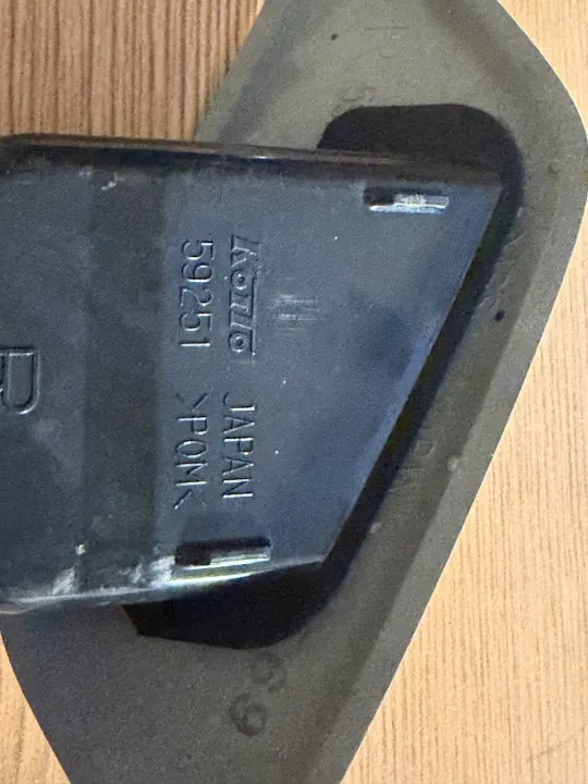 Ajovalopesuri Suzuki Swift MK7 OEM 230210 oikea puoli image 3