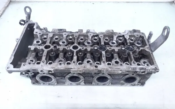 Culata Motor BMW OEM 1557378 - Usado image 2