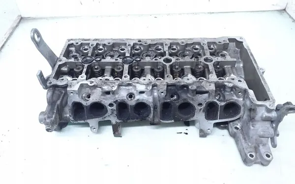 Culata Motor BMW OEM 1557378 - Usado image 3