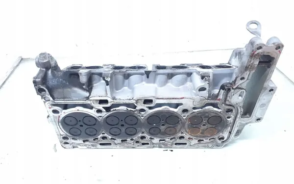 Culata Motor BMW OEM 1557378 - Usado image 4