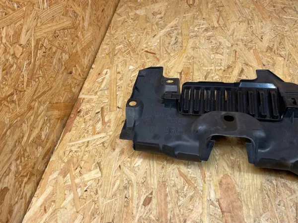 Capa cinto dianteiro OEM 16681-25020 Toyota RAV4 image 10