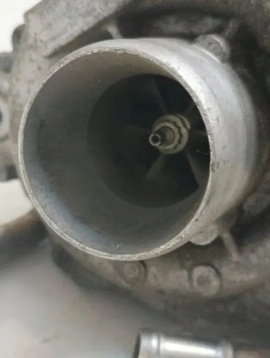 Turbo OEM 8200396565 pour Renault Megane III image 2