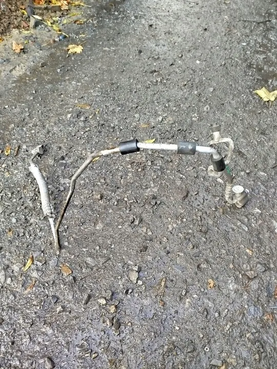 A/C-putki Octavia II Golf V Leon II Audi A3 1K0820741AB image 2