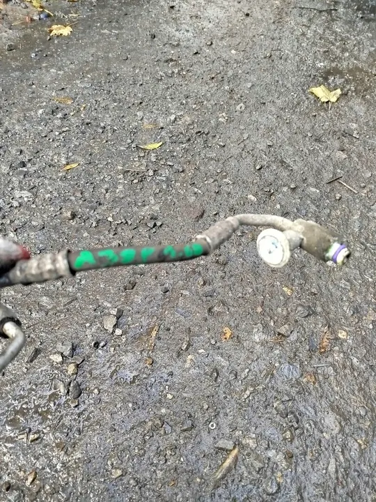 A/C-putki Octavia II Golf V Leon II Audi A3 1K0820741AB image 3