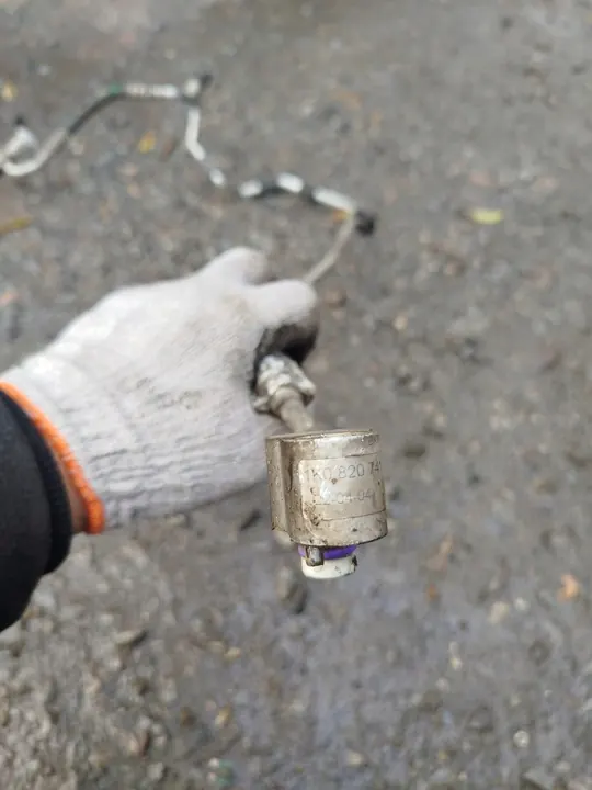 A/C-putki Octavia II Golf V Leon II Audi A3 1K0820741AB image 6