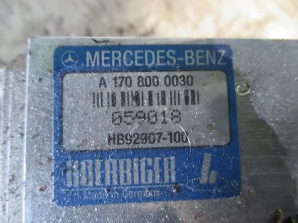 Mercedes SLK R170 dakpomp OEM A1708000030 image 5