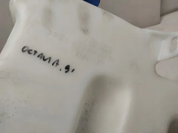 SKODA OCTAVIA 1 I LIFT Pesuneste Säiliö 1J0955453K image 5