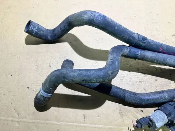 Vesiputki VW T4 2.5 TDI Etu 074121086P image 2