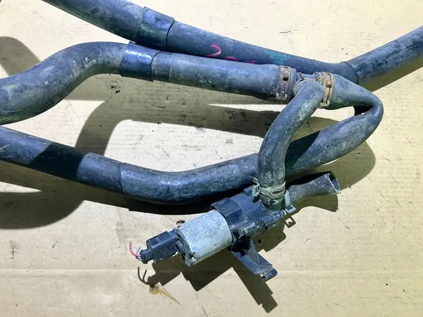 Vesiputki VW T4 2.5 TDI Etu 074121086P image 3