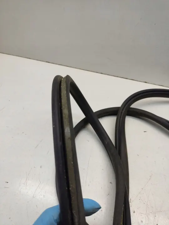 Audi A6 C7 Schiebedachdichtung OEM 4G9877459A - Gebraucht image 6
