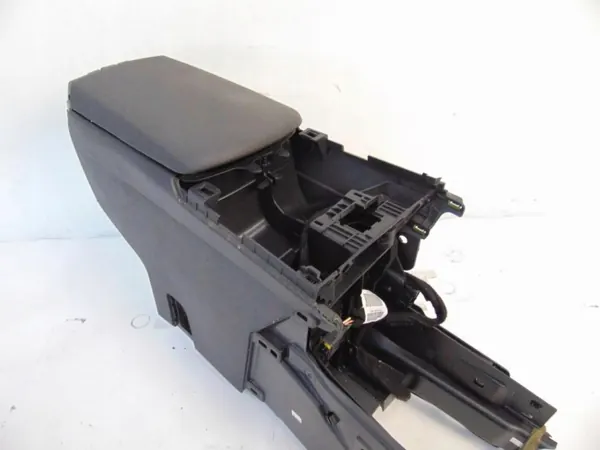 Apoio de Braço Peugeot 3008 OEM 326266 - Peça Usada image 3