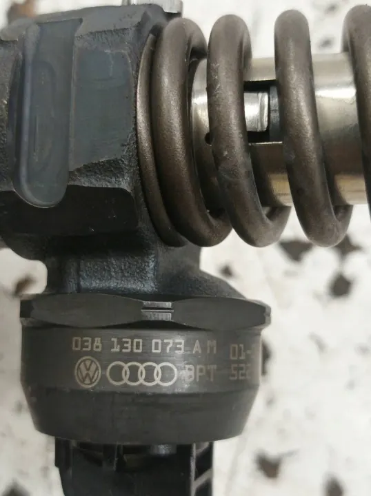 Spolarpump OEM 038130073AM för Skoda Octavia I 1.9 TDI image 3
