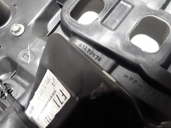Mazda 2 Heckscheibenheber manuell OEM D6517297 image 4