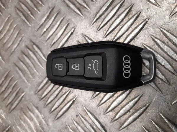 Llave Audi Q5 OEM 85H959754 - Estado Usado image 2