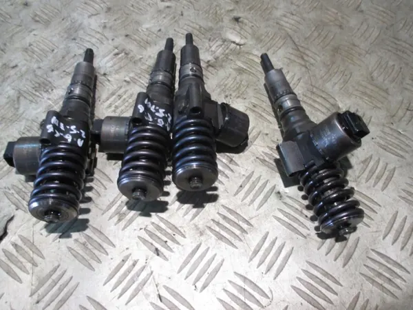 OEM POMPOWTRYSK ruiskutuspumppu Audi A6 C6 2.5TDI image 4