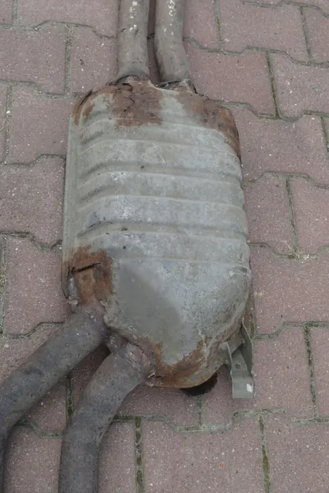 Audi A8 D2 3.7 V8 Keskusvaimennin OEM Osa image 4
