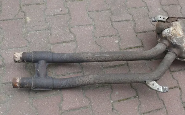 Audi A8 D2 3.7 V8 Keskusvaimennin OEM Osa image 7
