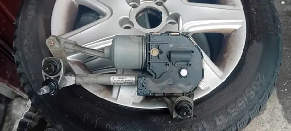 Etupyyhkijän mekanismi SEAT ALTEA XL 5P0955024D image 2