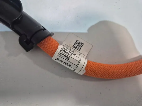 Oplaadcontact BMW X1 U11 IX1 met hoogspanningskabel image 2