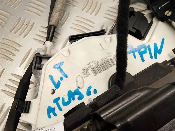 VW ATLAS CROSS 2022 3.6 Vänster Bakdörrslås 5K4839015AG image 2