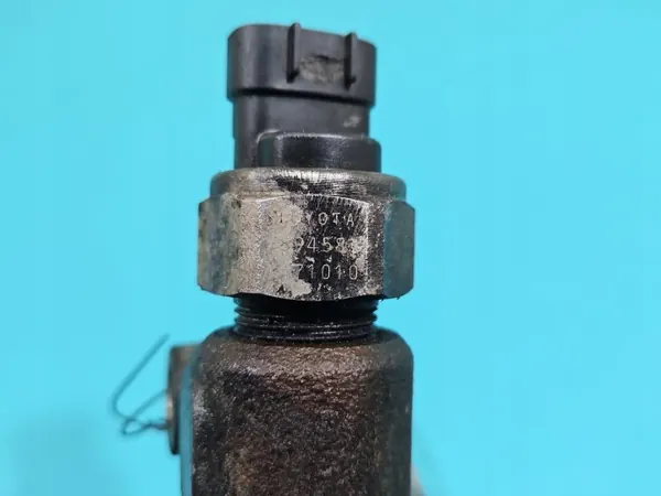 Sensores de riel de inyección OEM 89458-71010 Toyota Land Cruiser image 5