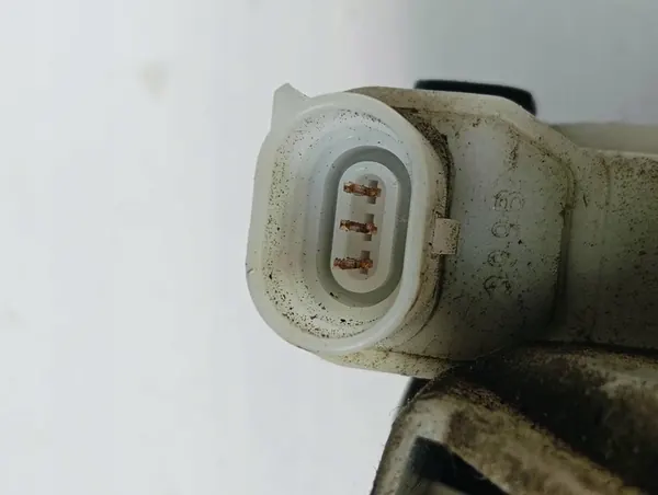 Framvänster Dörrlås Seat Cordoba 1.4 1999 6K4837015D image 4