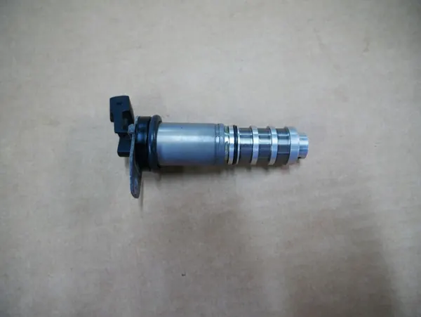 BMW OEM 7585776 VANOS-solenoidventil N55 N63 image 2