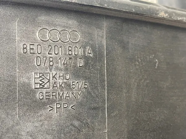 OEM 8E0201801A Bränsleångakolfilter - Begagnad image 4