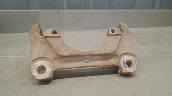 Audi A6 C6 etu vasen jarrupuristintuki OEM image 5
