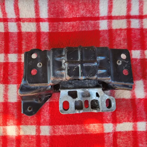 Moottorin kiinnike VW Skoda Seat Etu 2Q0199555 AB image 3