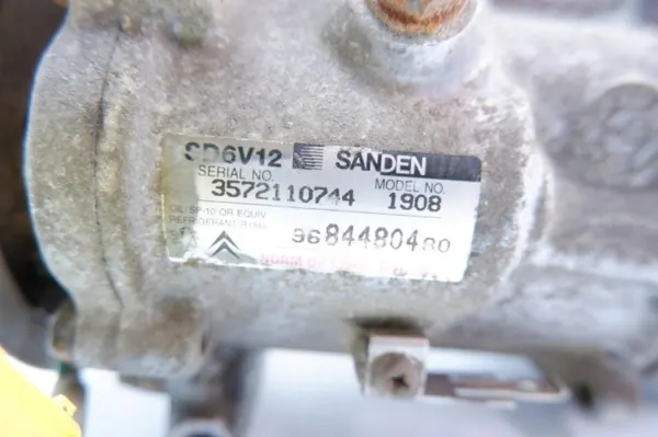 Compresor de aire acondicionado Citroen OE 9684480480 - Usado image 3