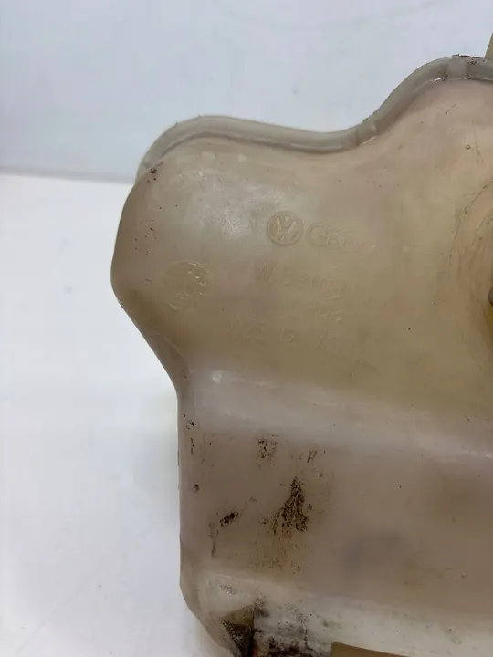 VW T3 Transporter Tuulilasinpesuneste Säiliö OEM 025121403 image 5