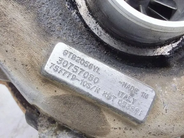 Turbocharger VOLVO XC90 I 30757080 2.4L 136kW 2007 image 5