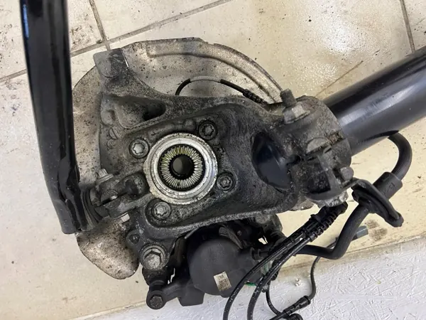 OEM 6876645 Etuvasen Pyörännostin BMW X1 F48 image 7