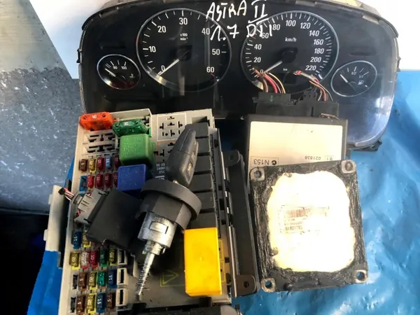 Motorcomputer OEM 8973065751 voor Opel Astra G 1.7 DTI image 2