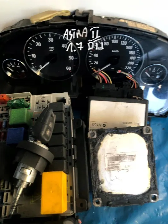 Motorcomputer OEM 8973065751 voor Opel Astra G 1.7 DTI image 3