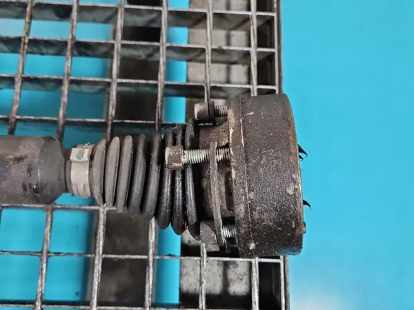 Fram höger halvmuff Skoda Yeti 1.2 TSI Manuell 9-12 image 4