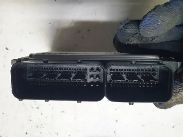 Motorregelaar VW Golf V 2.0 TDI OEM 03G906021PR image 4