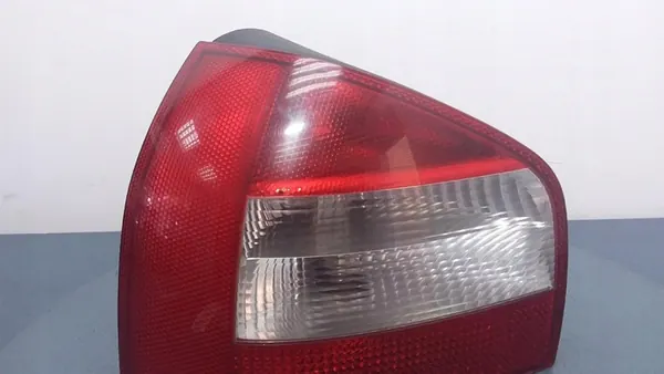 AUDI A3 8L Luz Trasera Izquierda 8L0945095B image 2