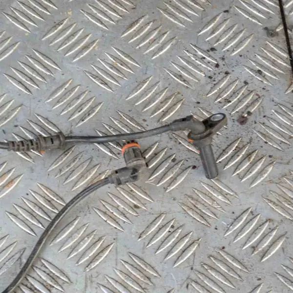 ABS Sensor Voor Rechts Mercedes W212 A2125400217 image 2