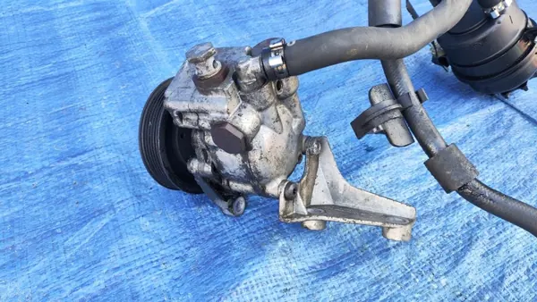 Bomba de direção OEM 6779362 para BMW E60 N53 image 3