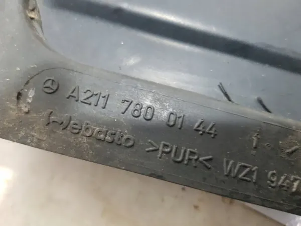 Mercedes W211 Panoramadak deflector OEM 2117800144 image 10