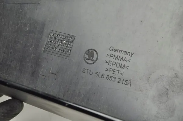 Skoda Yeti Achterlicht Pilaarbekleding OEM 5L6853215A image 4