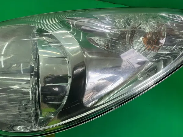 Lámpara delantera izquierda 92101-4P000 Hyundai i20 08-12 image 3