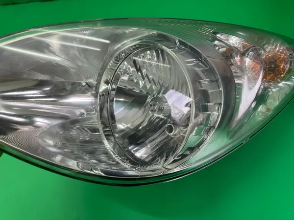 Lámpara delantera izquierda 92101-4P000 Hyundai i20 08-12 image 4