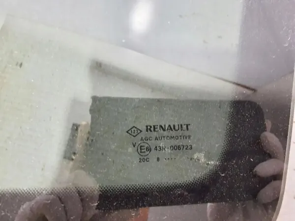 Rechter achterzijruit Dacia OEM 833063508R image 3