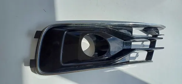 Vasen Puskuri Ritilä Audi A6 C7 4G0807647A image 2